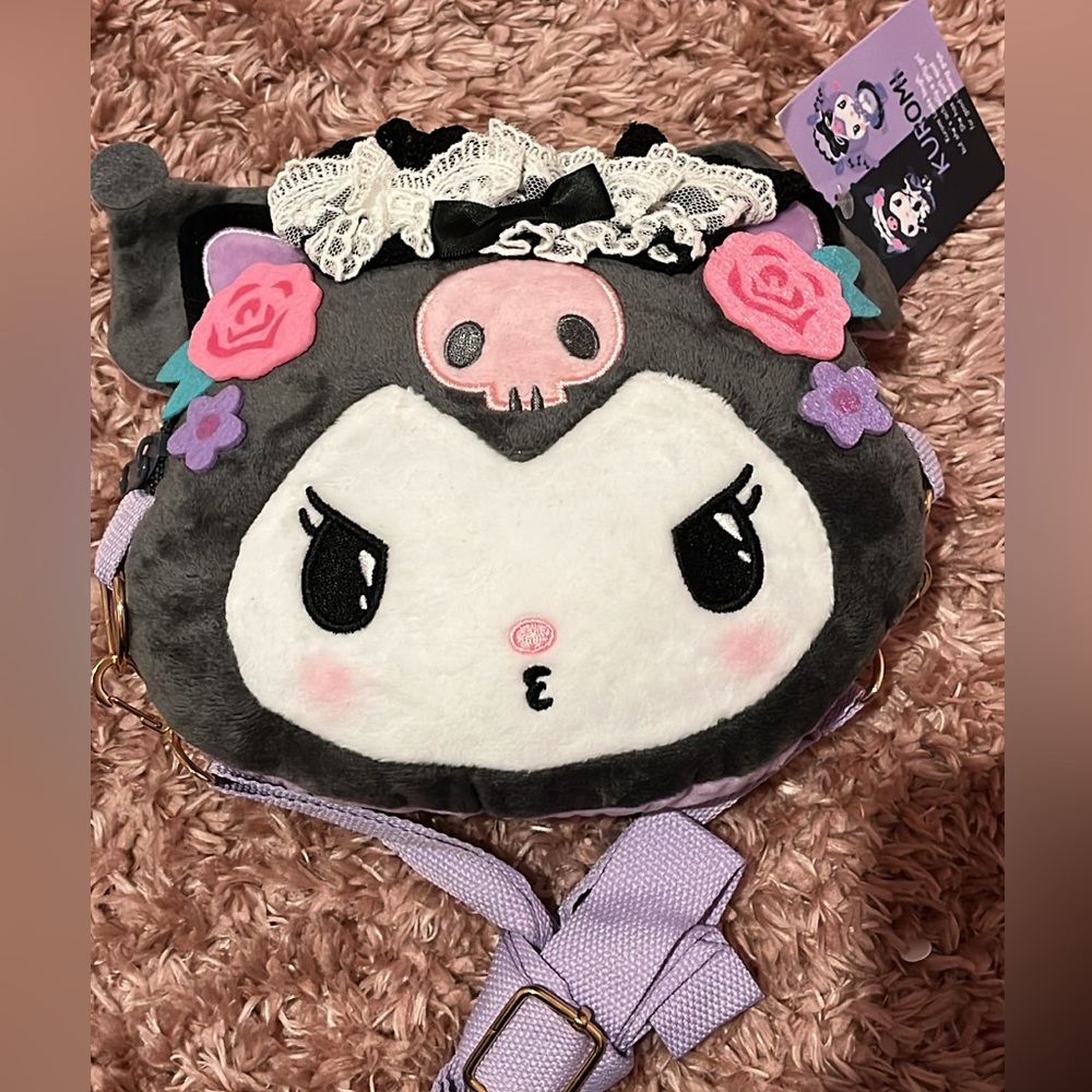 Plushie kuromi original Sanrio purse.